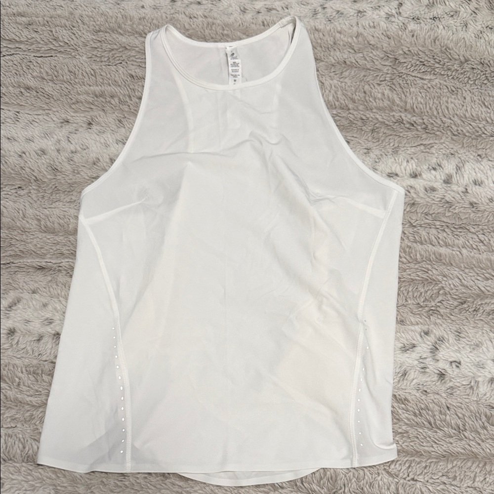 Lululemon run tank top with reflective sides. Size 6 EUC
